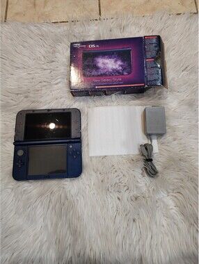 New Nintendo 3DS XL Galaxy Edition Handheld System w/ box and charger